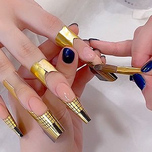 Imagen de un arreglo o reconstrucción de uñas esculpidas